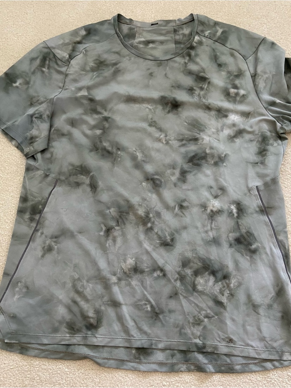 Lululemon Fest and Free Short Sleeve Gray /Green Tie-Dye Tee size L